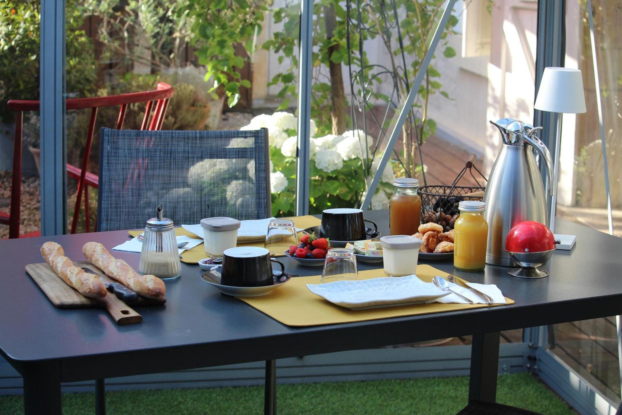 Suite En Terrasse A Cognac Buitenkant foto