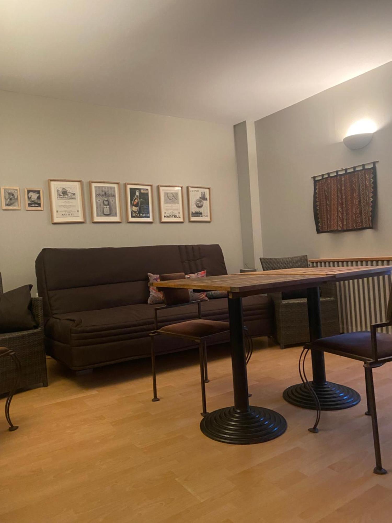 Suite En Terrasse A Cognac Buitenkant foto